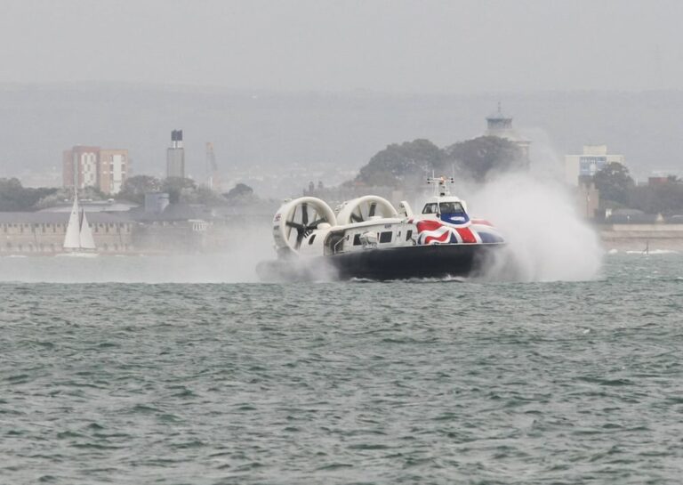 HOVERS OFF DUE TO WEATHER AND WIGHTLINK’S FASTCAT HIT BY TECHNICAL WOES